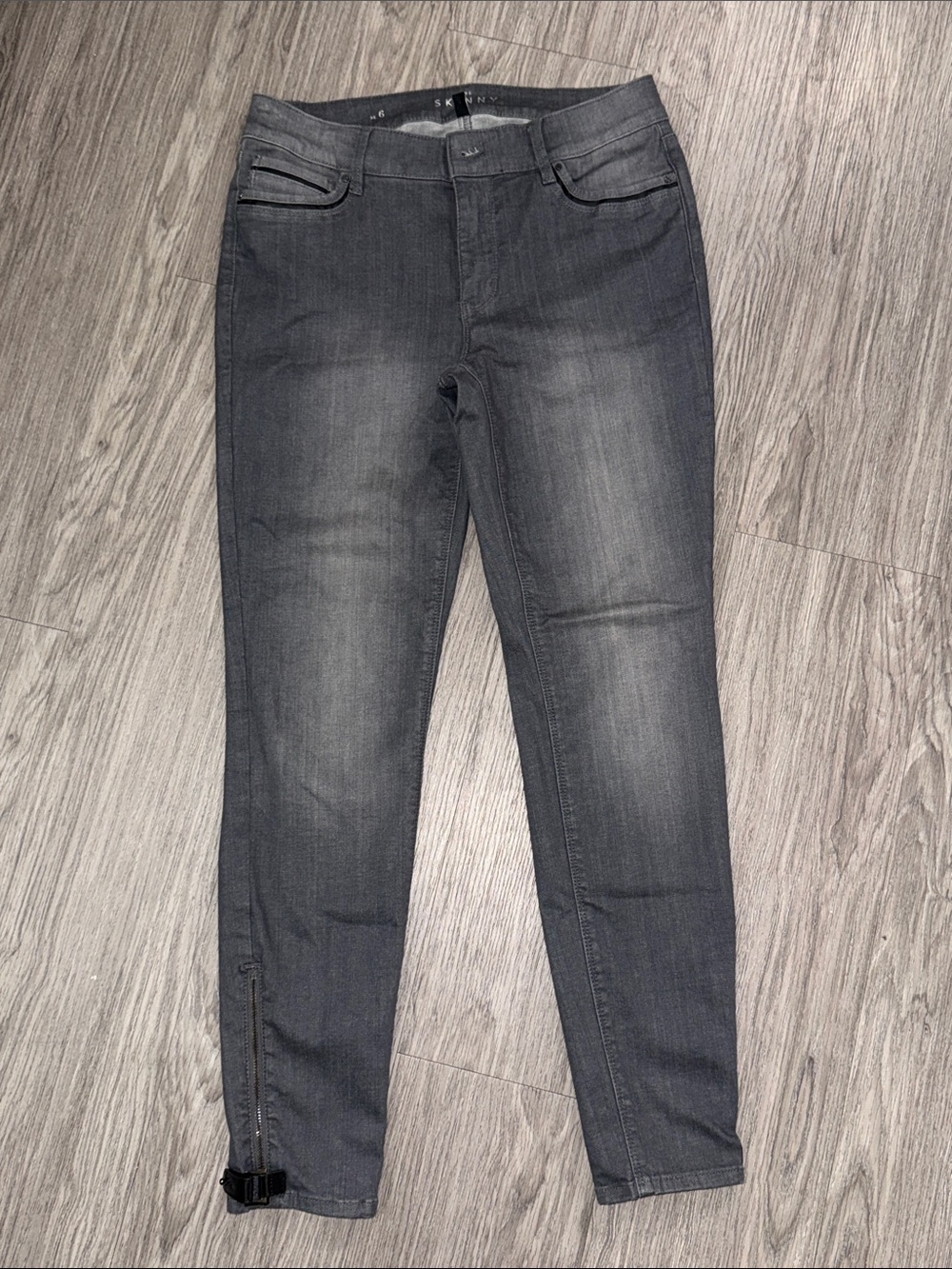 White House Black Market The Skinny Ankle Gray Zip Buckle Ankle Stretch Jeans 6